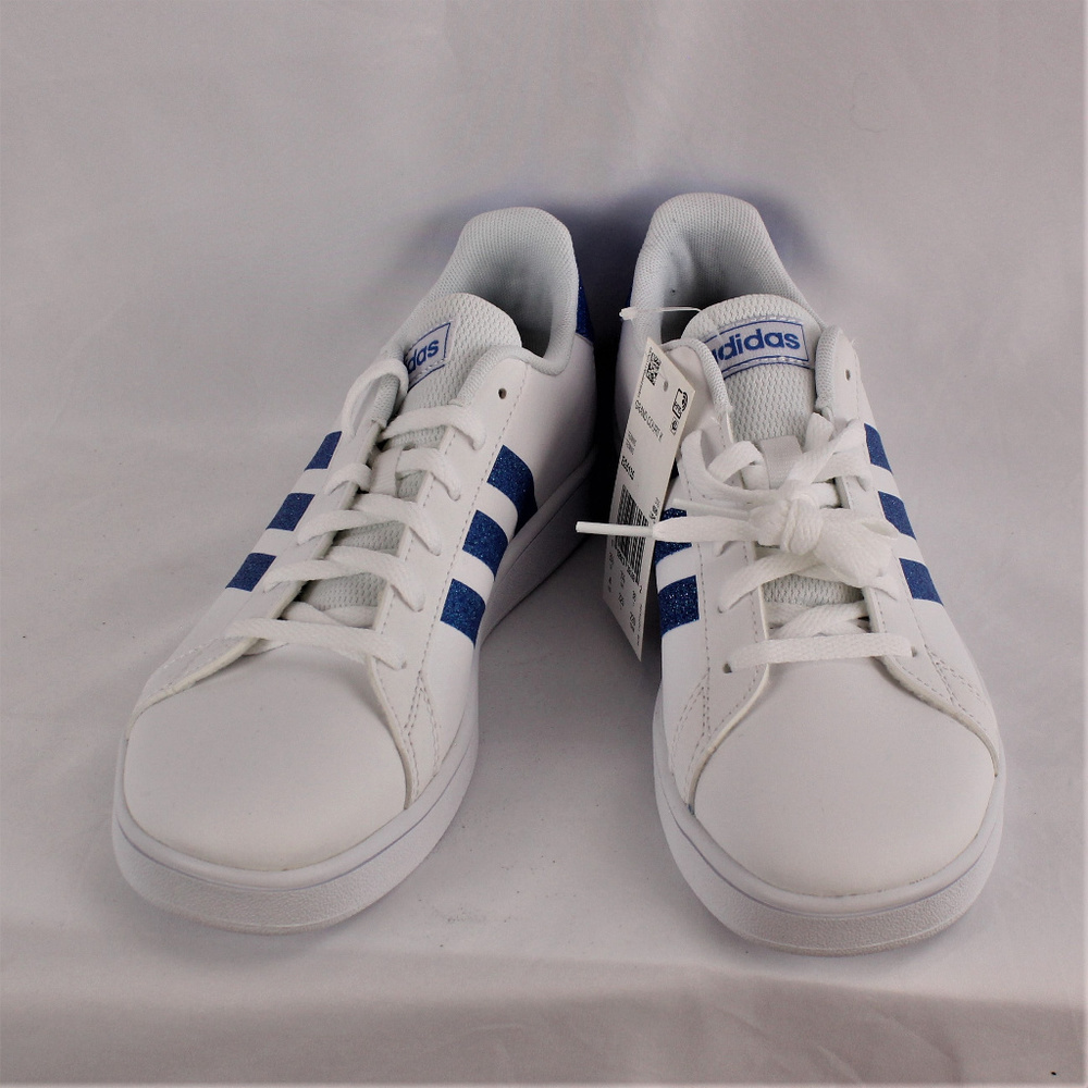 NWT Adidas Women Shoes Size 4 (6) *